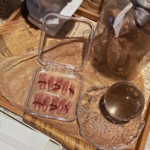 Hút Hồn Với 50+ Mẫu Nail Thạch Đỏ Kiêu Sa Lộng Lẫy