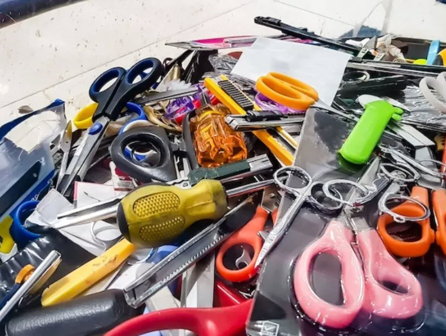 đồ dùng không mang lên máy bay