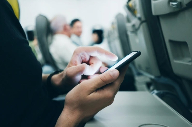 Tắt điện thoại trong giai đoạn cất cánh và hạ cánh Tắt điện thoại trong giai đoạn cất cánh và hạ cánh